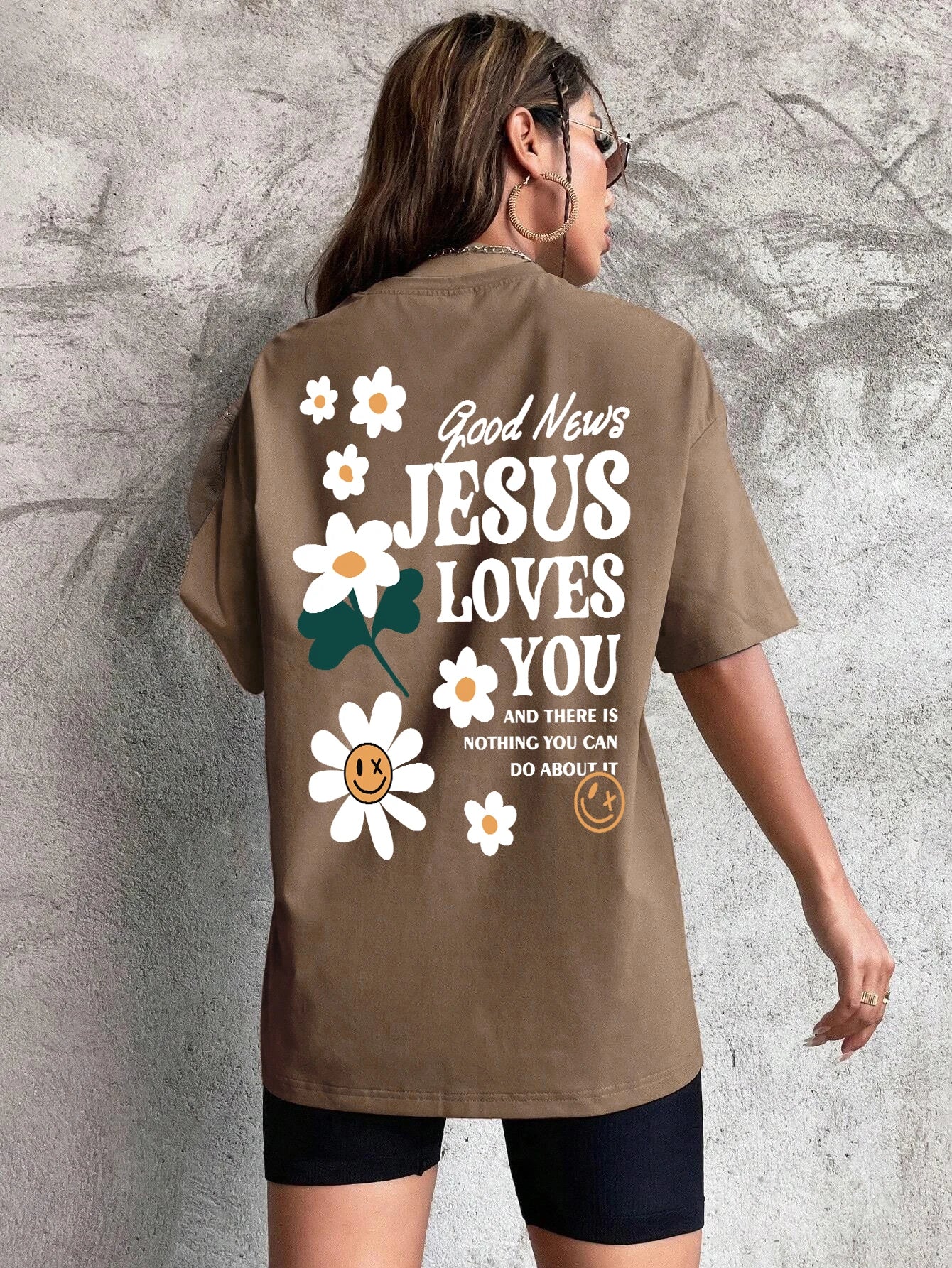 Doux message grand impact t-shirt " JESUS loves you"