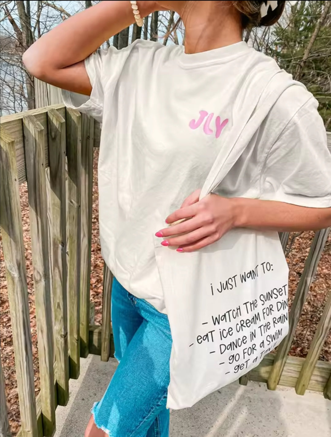 T-shirt JESUS loves you
