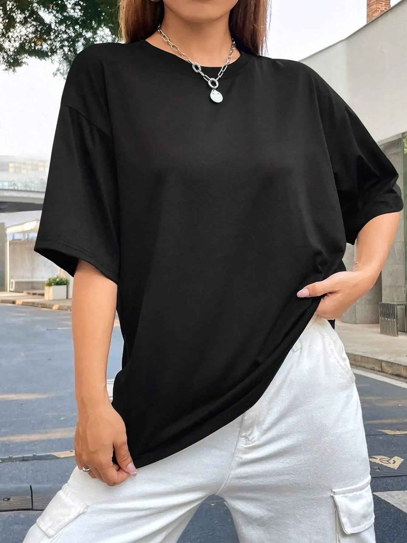 Doux message grand impact t-shirt " JESUS loves you"
