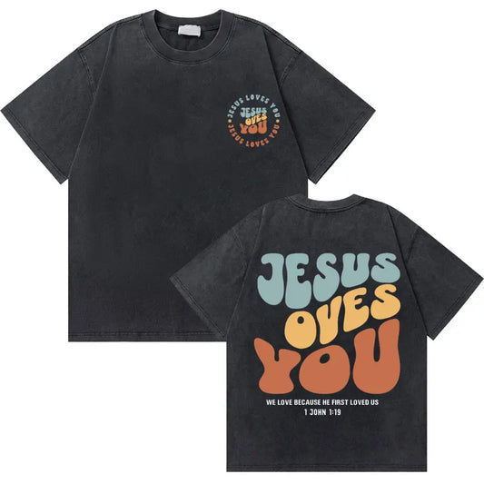 T-shirt effet délavé lettre multicolore "JESUS loves you"